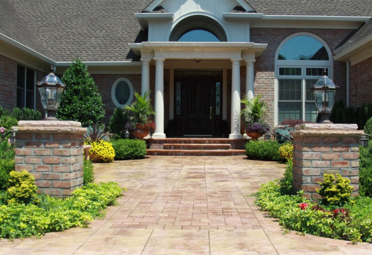 Front door landscaping design